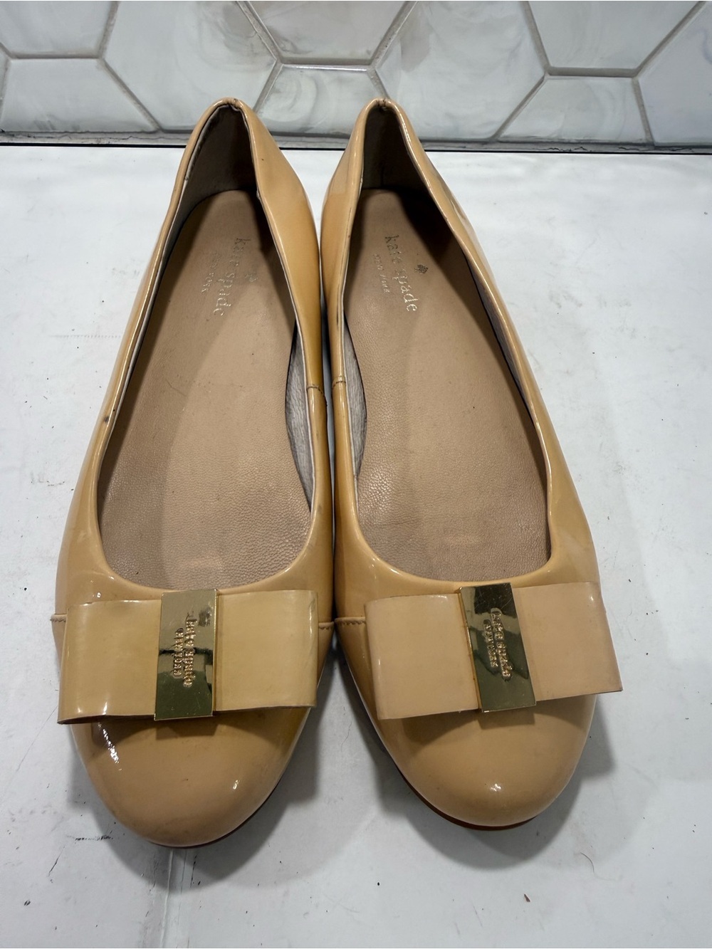 Kate Spade New York Nude Ballet Flats Shoes Bow Gold Size 7M Patent Leather - Picture 4 of 10